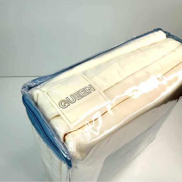 Home Classics Ivory Queen Microfiber 4PC Sheet Set - Picture 4 of 7